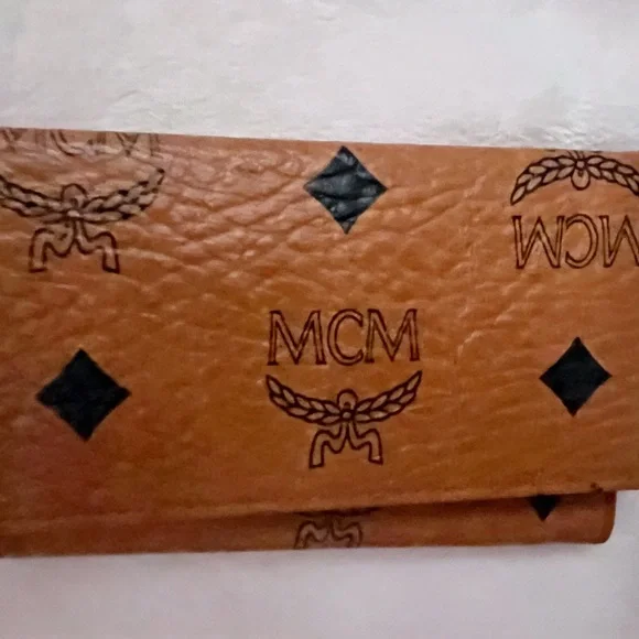 MCM Cognac Leather Key Holder EUC! - Picture 9 of 9